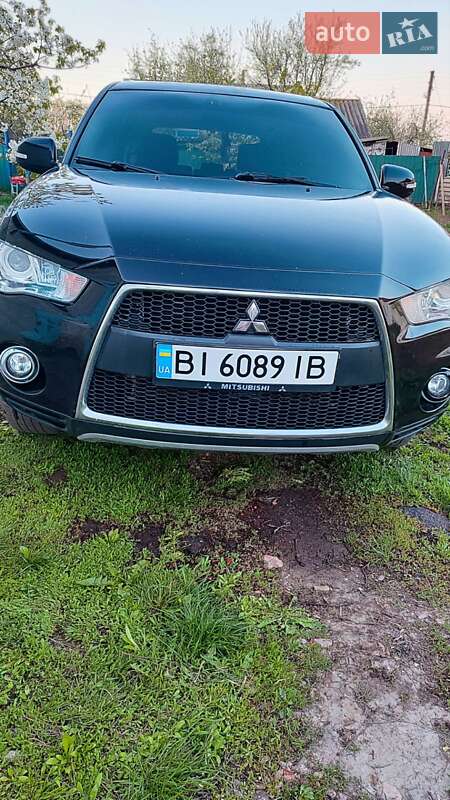 Позашляховик / Кросовер Mitsubishi Outlander XL 2012 в Полтаві фото 12 Позашляховик / Кросовер Mitsubishi Outlander XL 2012 в Полтаві
