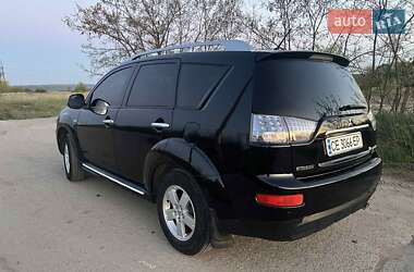 Позашляховик / Кросовер Mitsubishi Outlander XL 2010 в 