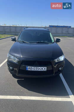 Позашляховик / Кросовер Mitsubishi Outlander XL 2010 в 