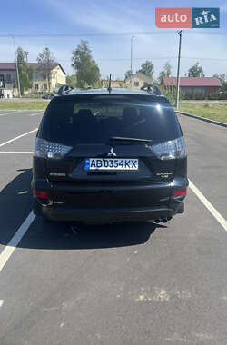 Позашляховик / Кросовер Mitsubishi Outlander XL 2010 в 