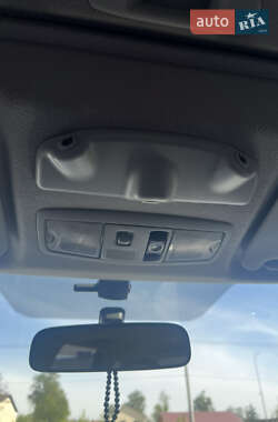 Позашляховик / Кросовер Mitsubishi Outlander XL 2010 в 