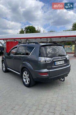 Внедорожник / Кроссовер Mitsubishi Outlander XL 2010 в 