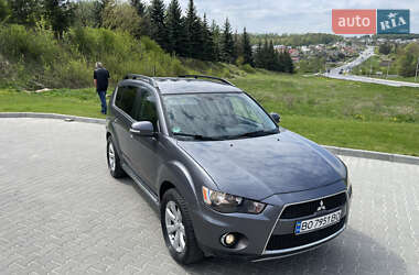 Внедорожник / Кроссовер Mitsubishi Outlander XL 2010 в 