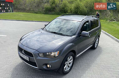Внедорожник / Кроссовер Mitsubishi Outlander XL 2010 в 