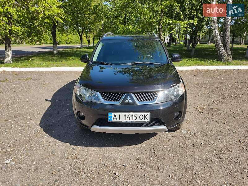 Позашляховик / Кросовер Mitsubishi Outlander XL 2009 в Чернігові