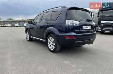 Позашляховик / Кросовер Mitsubishi Outlander XL 2011 в 
