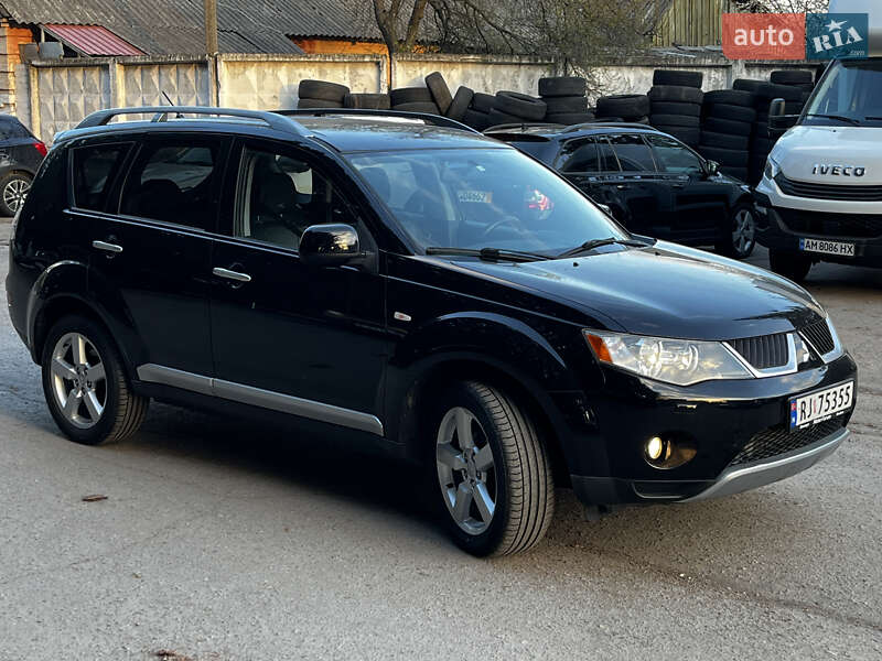Позашляховик / Кросовер Mitsubishi Outlander XL 2008 в 