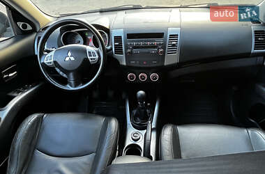 Позашляховик / Кросовер Mitsubishi Outlander XL 2008 в 