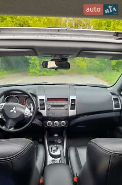 Позашляховик / Кросовер Mitsubishi Outlander XL 2008 в 