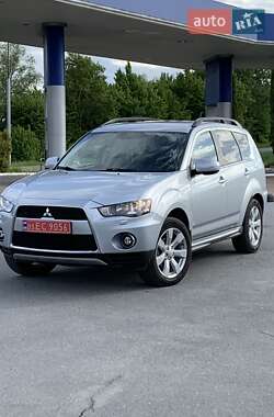 Внедорожник / Кроссовер Mitsubishi Outlander XL 2012 в Дрогобыче