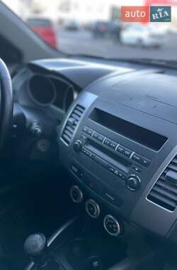 Внедорожник / Кроссовер Mitsubishi Outlander XL 2009 в 