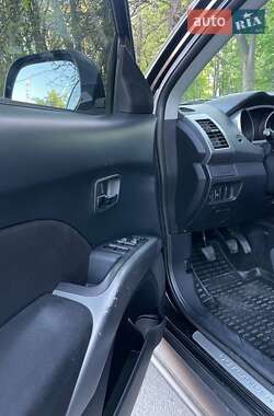 Внедорожник / Кроссовер Mitsubishi Outlander XL 2009 в 