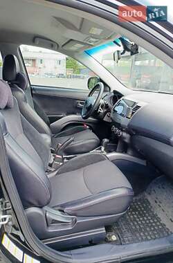 Внедорожник / Кроссовер Mitsubishi Outlander XL 2011 в 