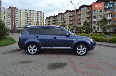 Позашляховик / Кросовер Mitsubishi Outlander XL 2008 в 