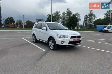 Внедорожник / Кроссовер Mitsubishi Outlander XL 2010 в 