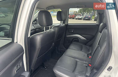 Внедорожник / Кроссовер Mitsubishi Outlander XL 2010 в 