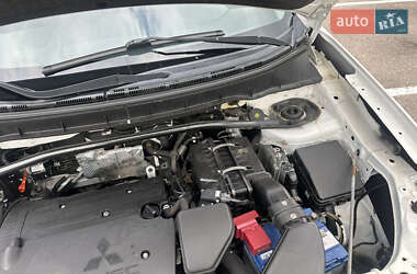 Внедорожник / Кроссовер Mitsubishi Outlander XL 2010 в 