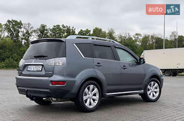 Внедорожник / Кроссовер Mitsubishi Outlander XL 2009 в 