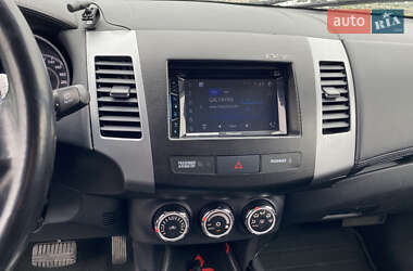 Внедорожник / Кроссовер Mitsubishi Outlander XL 2009 в 