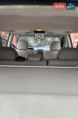 Внедорожник / Кроссовер Mitsubishi Outlander XL 2012 в 