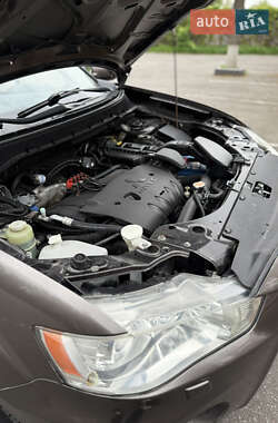 Внедорожник / Кроссовер Mitsubishi Outlander XL 2012 в 