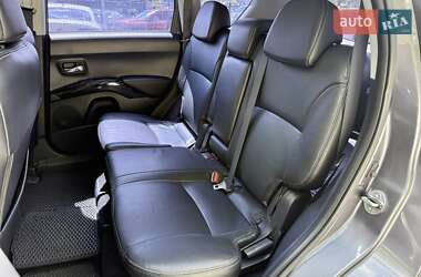 Позашляховик / Кросовер Mitsubishi Outlander XL 2008 в 