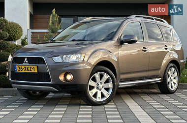 Внедорожник / Кроссовер Mitsubishi Outlander XL 2011 в Стрые