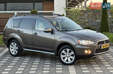 Внедорожник / Кроссовер Mitsubishi Outlander XL 2011 в 