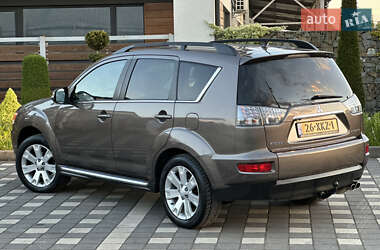 Внедорожник / Кроссовер Mitsubishi Outlander XL 2011 в 