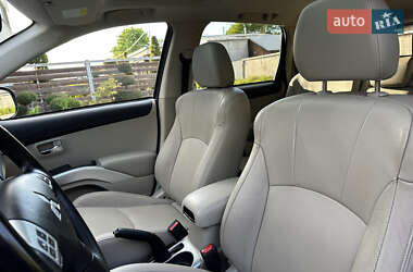 Внедорожник / Кроссовер Mitsubishi Outlander XL 2011 в 