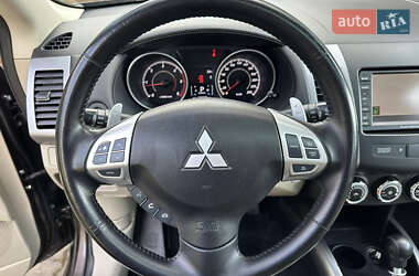 Внедорожник / Кроссовер Mitsubishi Outlander XL 2011 в 