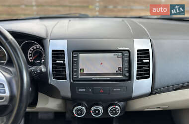 Внедорожник / Кроссовер Mitsubishi Outlander XL 2011 в 