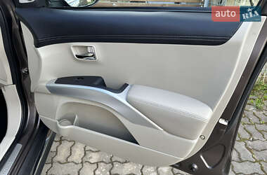 Внедорожник / Кроссовер Mitsubishi Outlander XL 2011 в 