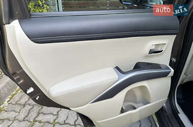 Внедорожник / Кроссовер Mitsubishi Outlander XL 2011 в 
