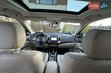 Внедорожник / Кроссовер Mitsubishi Outlander XL 2011 в 
