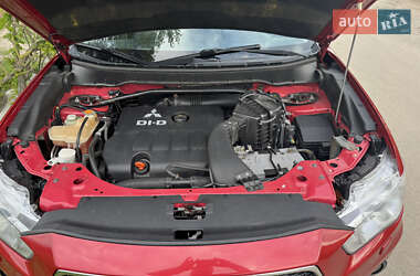 Позашляховик / Кросовер Mitsubishi Outlander XL 2011 в 