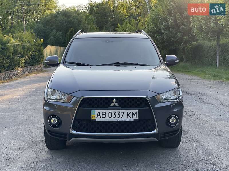 Внедорожник / Кроссовер Mitsubishi Outlander XL 2011 в Виннице