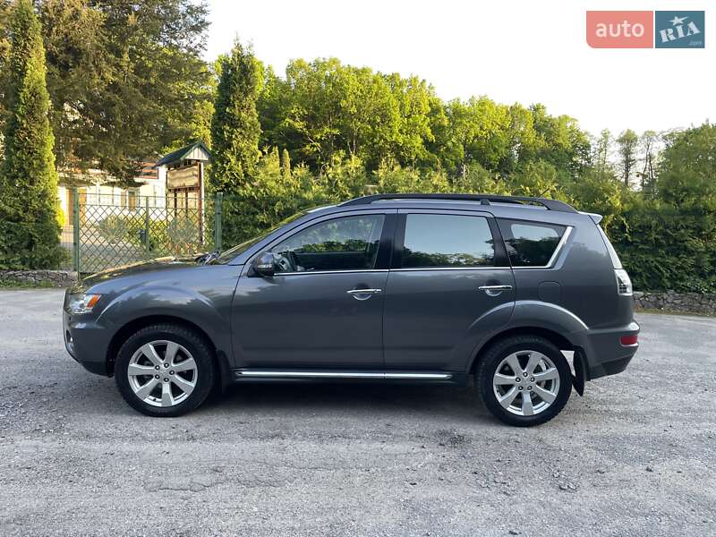 Внедорожник / Кроссовер Mitsubishi Outlander XL 2011 в Виннице
