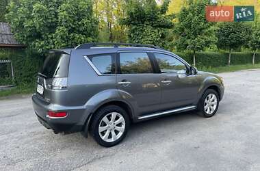 Внедорожник / Кроссовер Mitsubishi Outlander XL 2011 в 