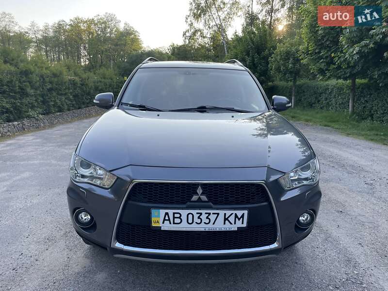 Внедорожник / Кроссовер Mitsubishi Outlander XL 2011 в Виннице