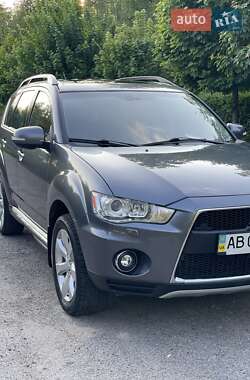 Внедорожник / Кроссовер Mitsubishi Outlander XL 2011 в 