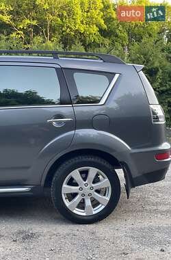 Внедорожник / Кроссовер Mitsubishi Outlander XL 2011 в 