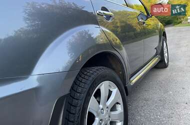 Внедорожник / Кроссовер Mitsubishi Outlander XL 2011 в 
