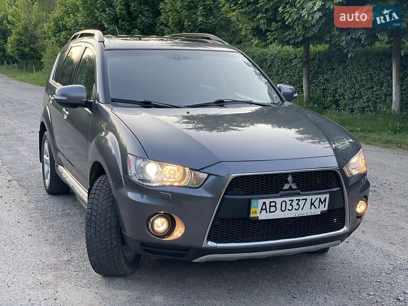 Внедорожник / Кроссовер Mitsubishi Outlander XL 2011 в Виннице