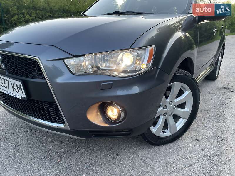 Внедорожник / Кроссовер Mitsubishi Outlander XL 2011 в Виннице