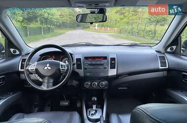 Внедорожник / Кроссовер Mitsubishi Outlander XL 2011 в 