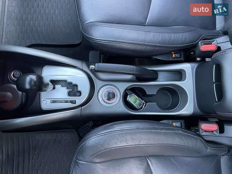 Внедорожник / Кроссовер Mitsubishi Outlander XL 2011 в Виннице
