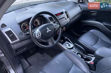 Внедорожник / Кроссовер Mitsubishi Outlander XL 2011 в 