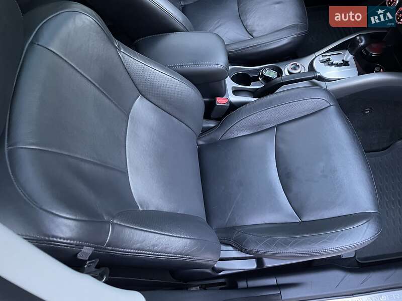 Внедорожник / Кроссовер Mitsubishi Outlander XL 2011 в Виннице