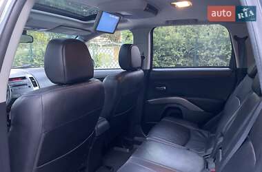 Внедорожник / Кроссовер Mitsubishi Outlander XL 2011 в 
